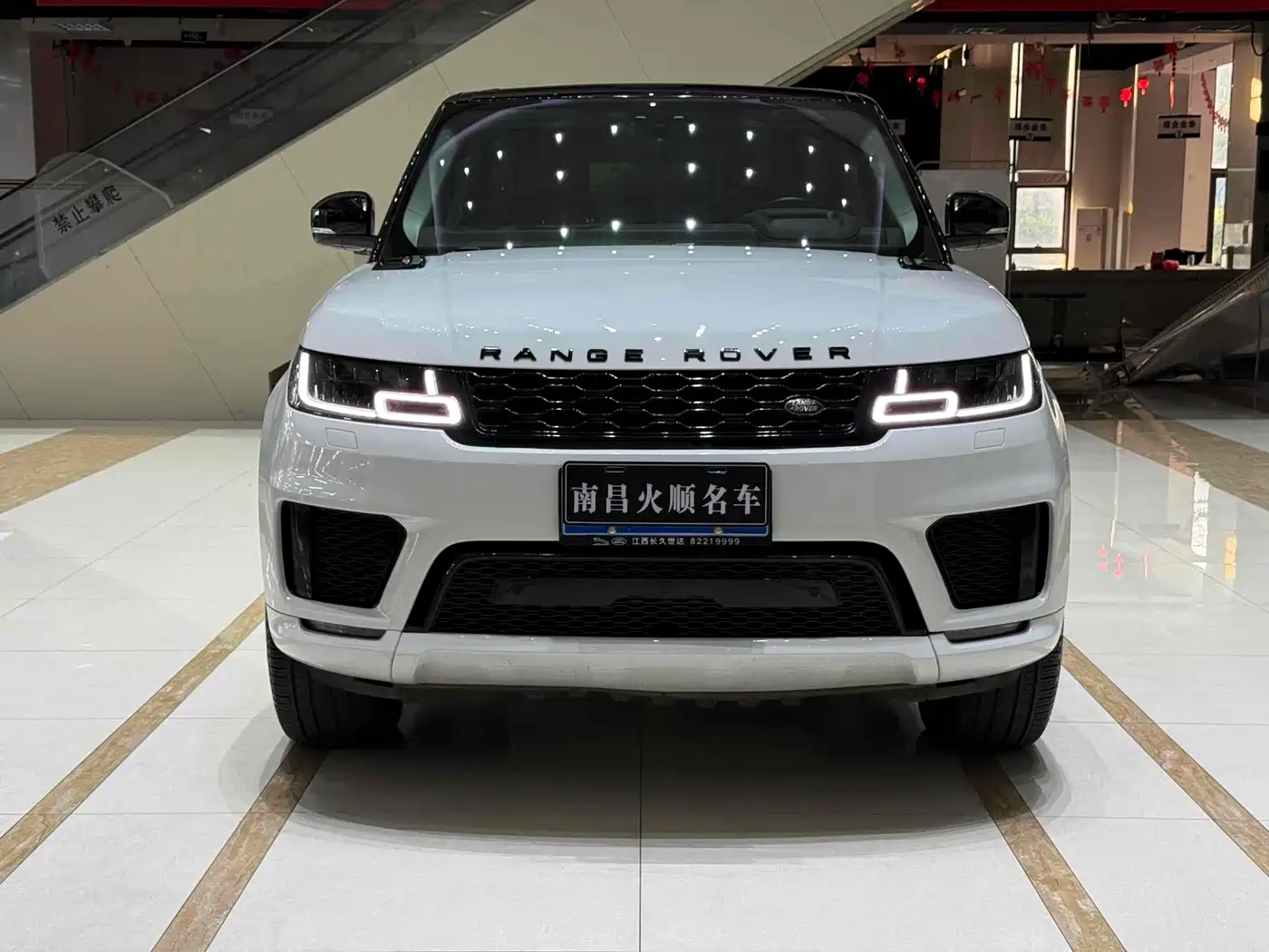 Land Rover Range Rover Sport 2021 3.0 L6 Gloss Black Edition фото 2
