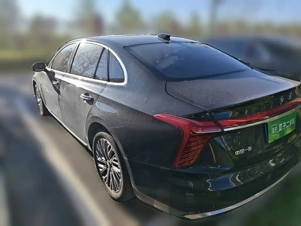 Фото 25 - Hongqi H5