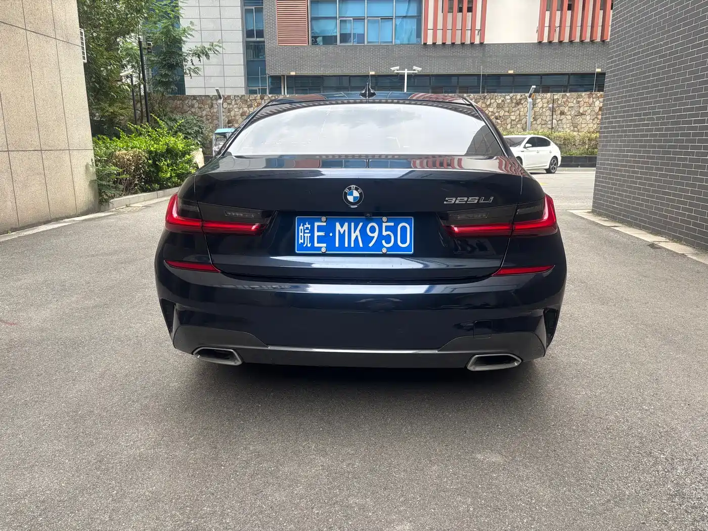 Фото 19 - BMW 3 Series