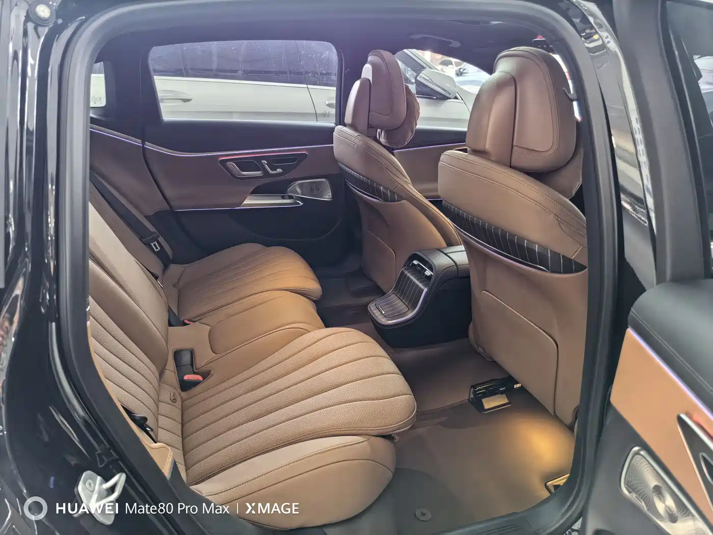 Mercedes-Benz E-Class 2024 Model E 300 L Luxury фото 12