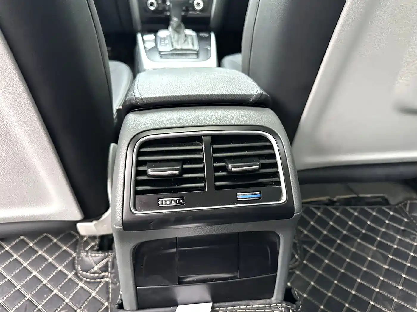 Audi A4L 2016 35 TFSI Collector's Edition Automatic Standard фото 6