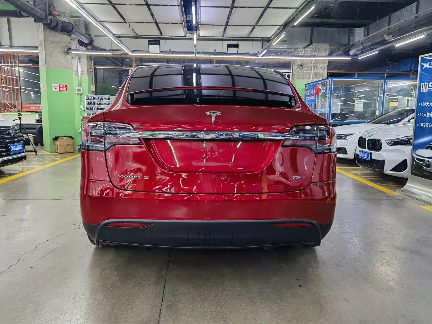 TESLA MODEL X