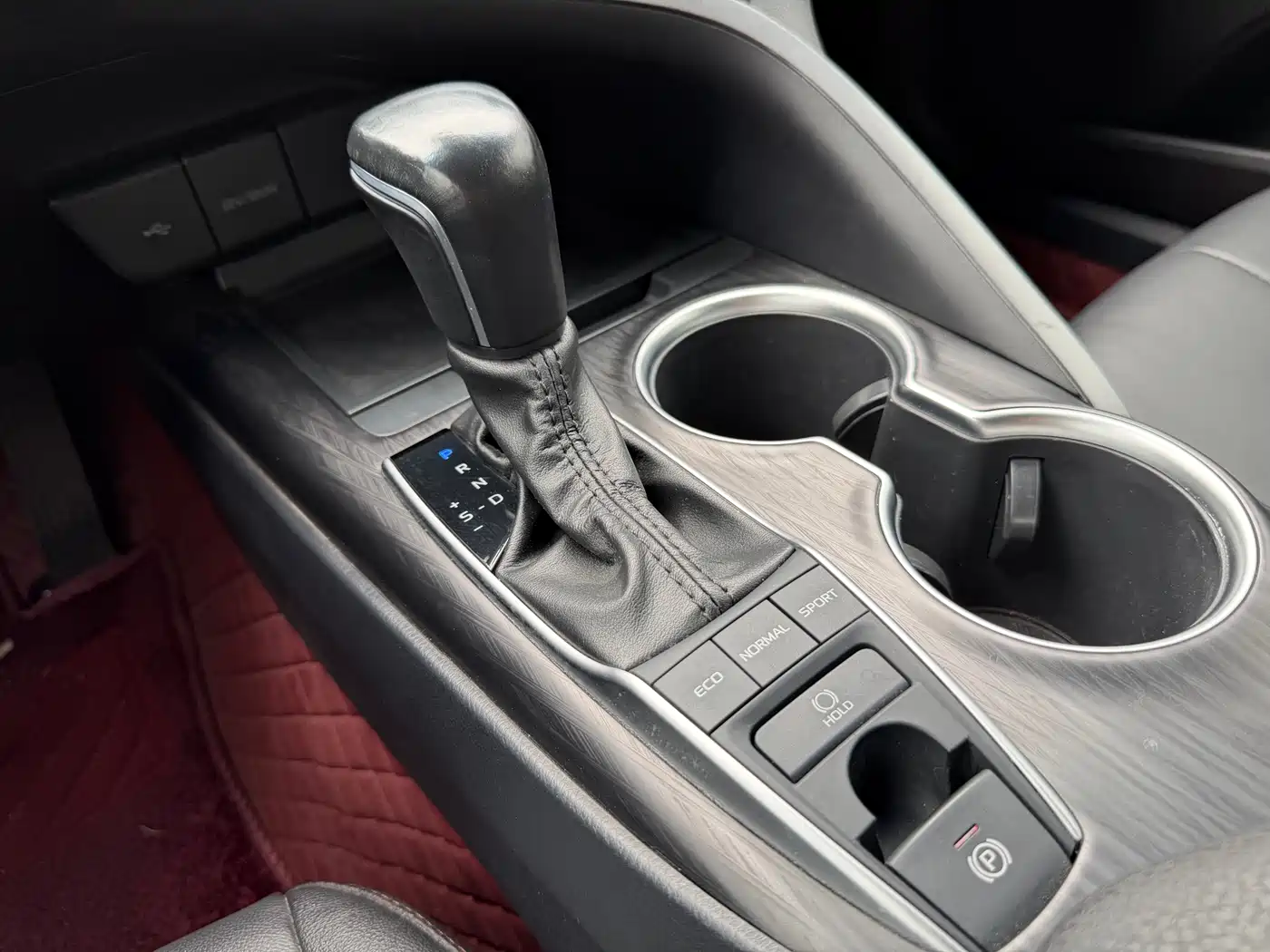 Toyota Camry 2021 2.5G Luxury Edition фото 10