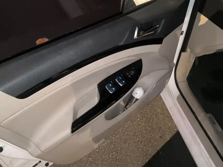 BYD e5 2018 450 Connected Enjoyment фото 7