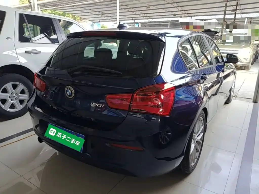 صورة 7 - BMW 1 Series (Import)