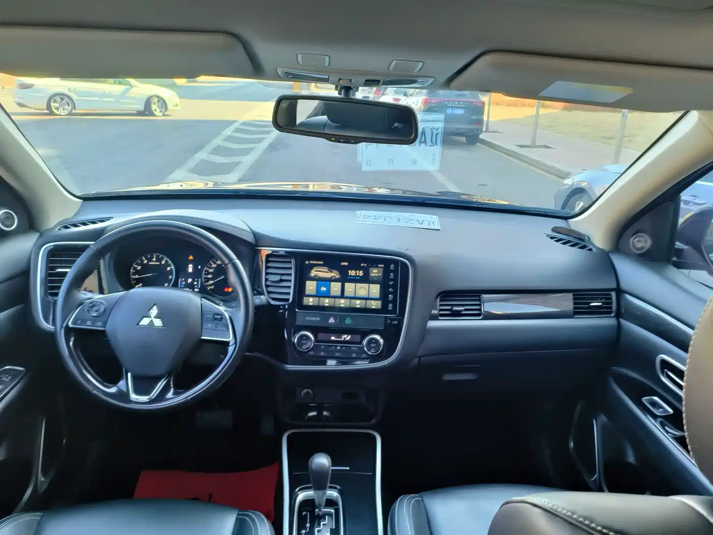 MITSUBISHI OUTLANDER