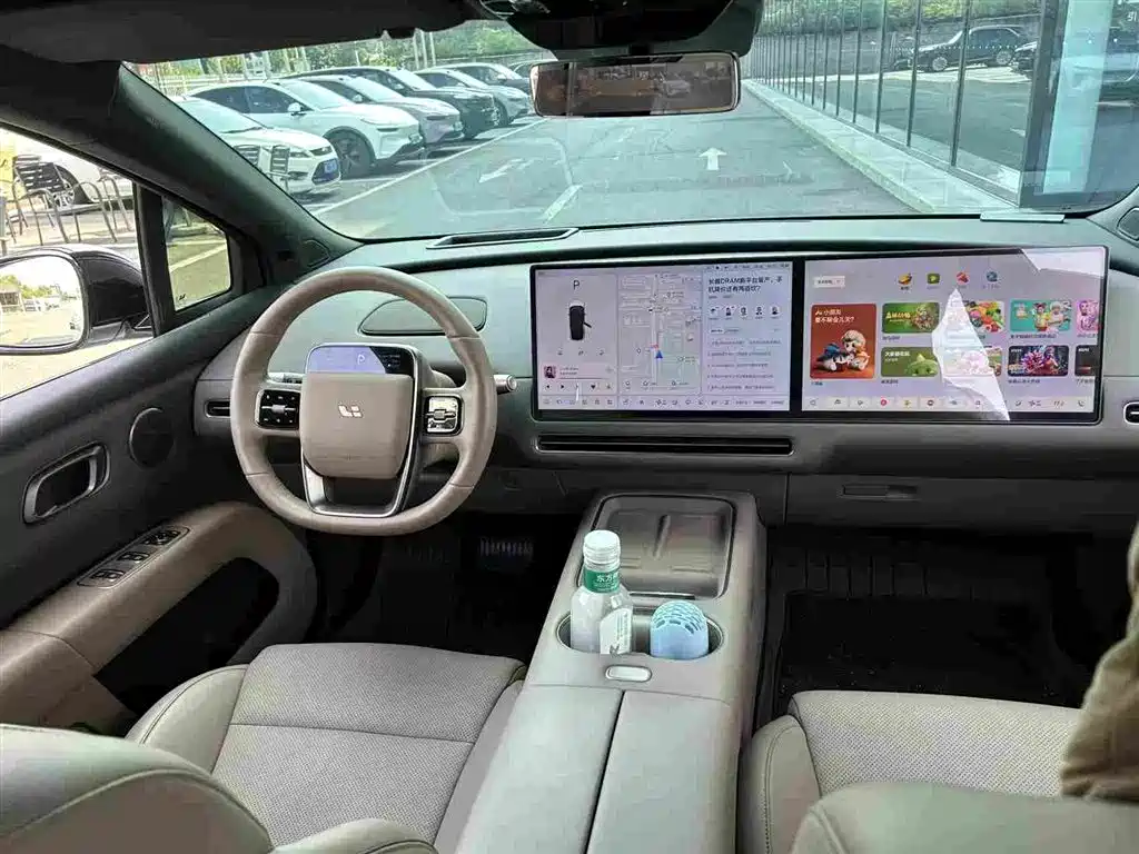 Li Auto i6 2025 2025 4WD Base Model