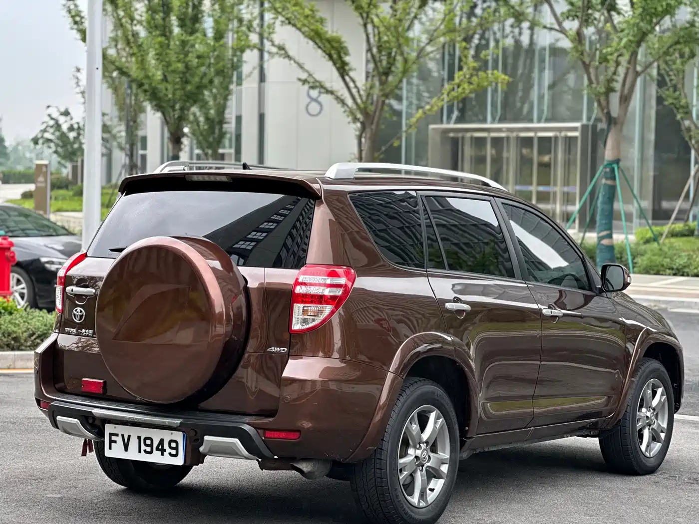 Toyota RAV4 Rongfang 2013 Special Edition 2.4L Auto AWD Prestige фото 6