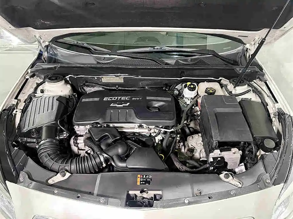 Chevrolet Malibu 2014 2.0L Automatic Luxury фото 8