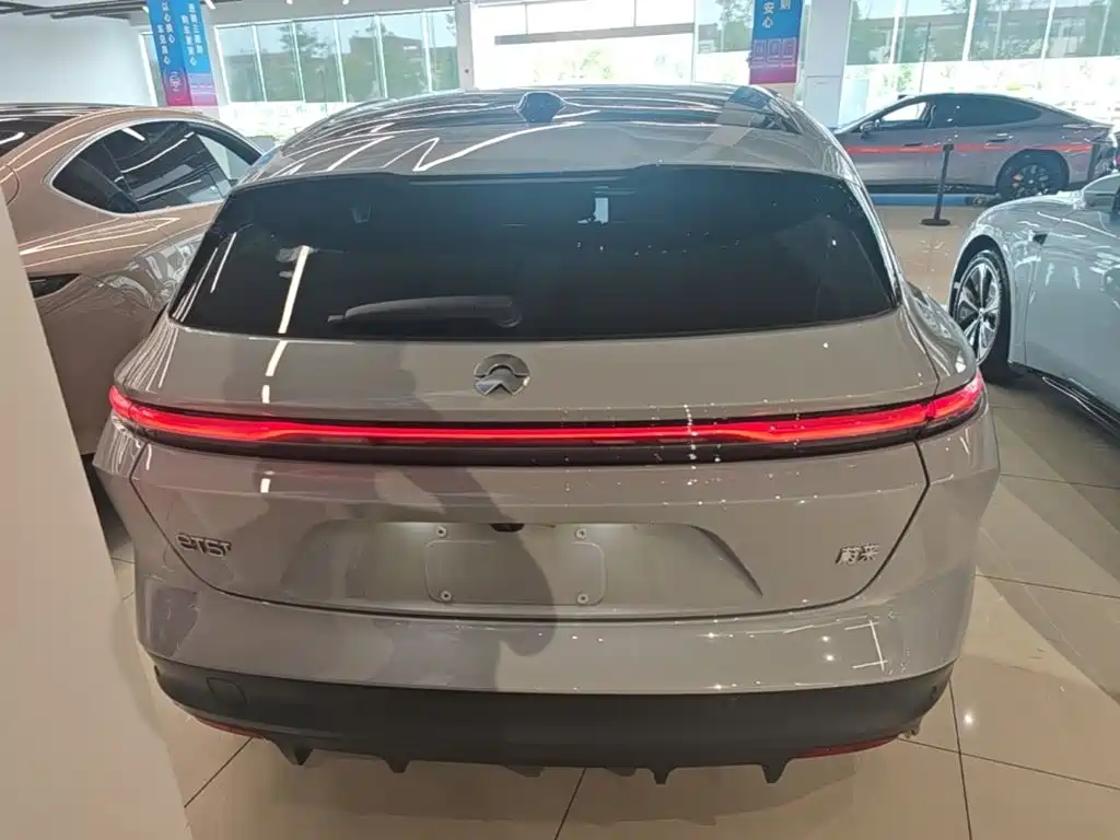 Фото 6 - NIO ET5T