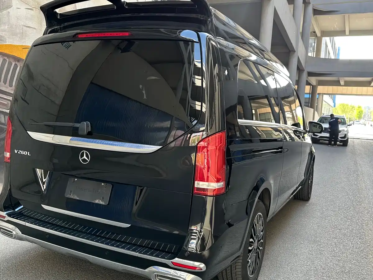 Mercedes-Benz V-Class 2022 V 260 L Long Wheelbase Luxury Edition фото 4