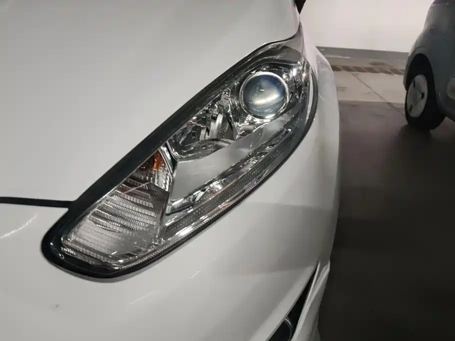 Фото 5 - Ford Fiesta