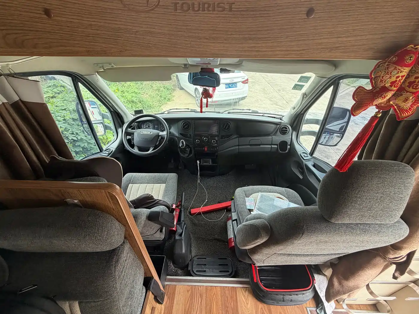 Iveco Daily 2020 2021 3.0T Automatic Shangrui Long Wheelbase High Roof Sliding Door