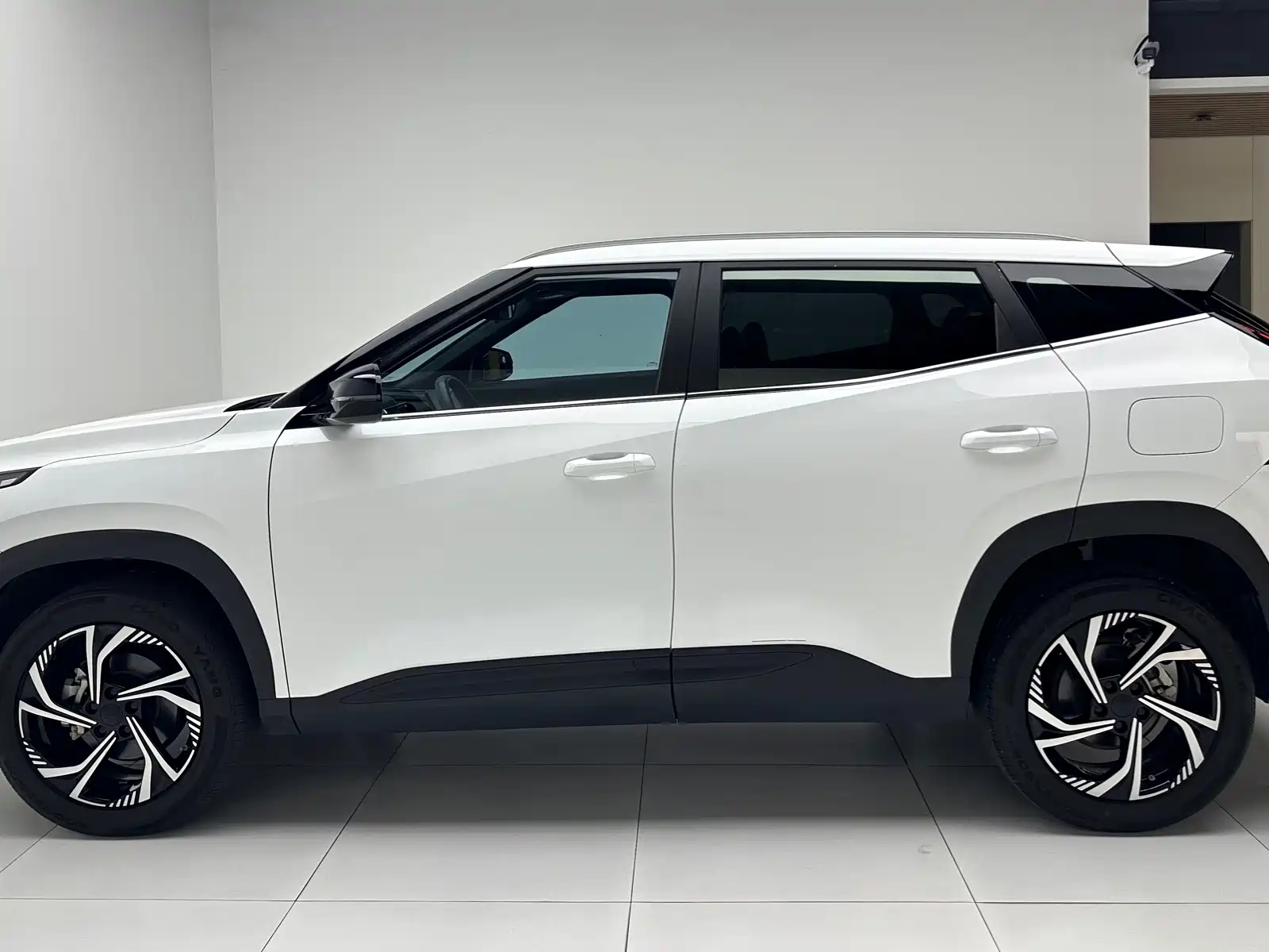 Фото 20 - Geely Atlas