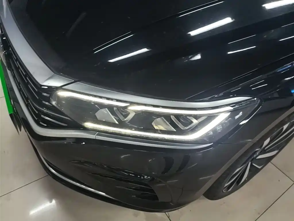 Volkswagen Passat 2023 Facelift 330TSI Luxury Edition фото 24
