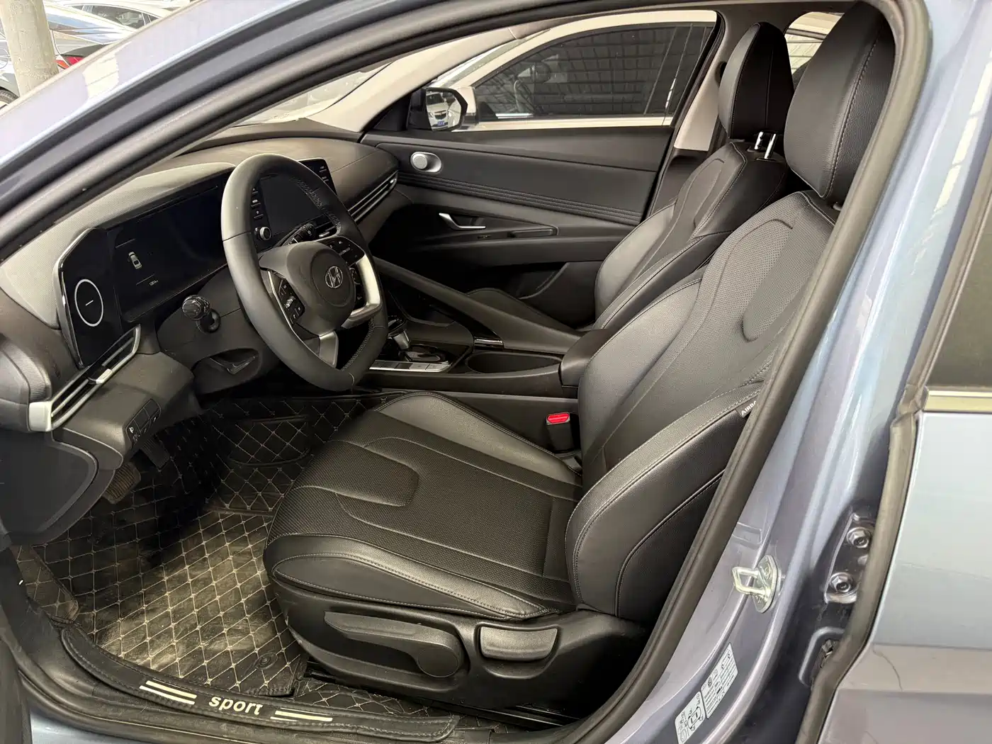 Hyundai Elantra 2023 1.5L CVT GLX Elite Edition фото 7