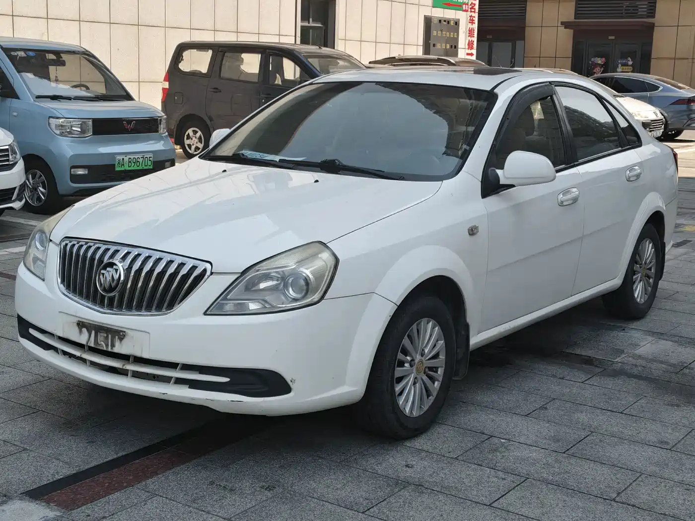 Photo 1 - Buick Excelle
