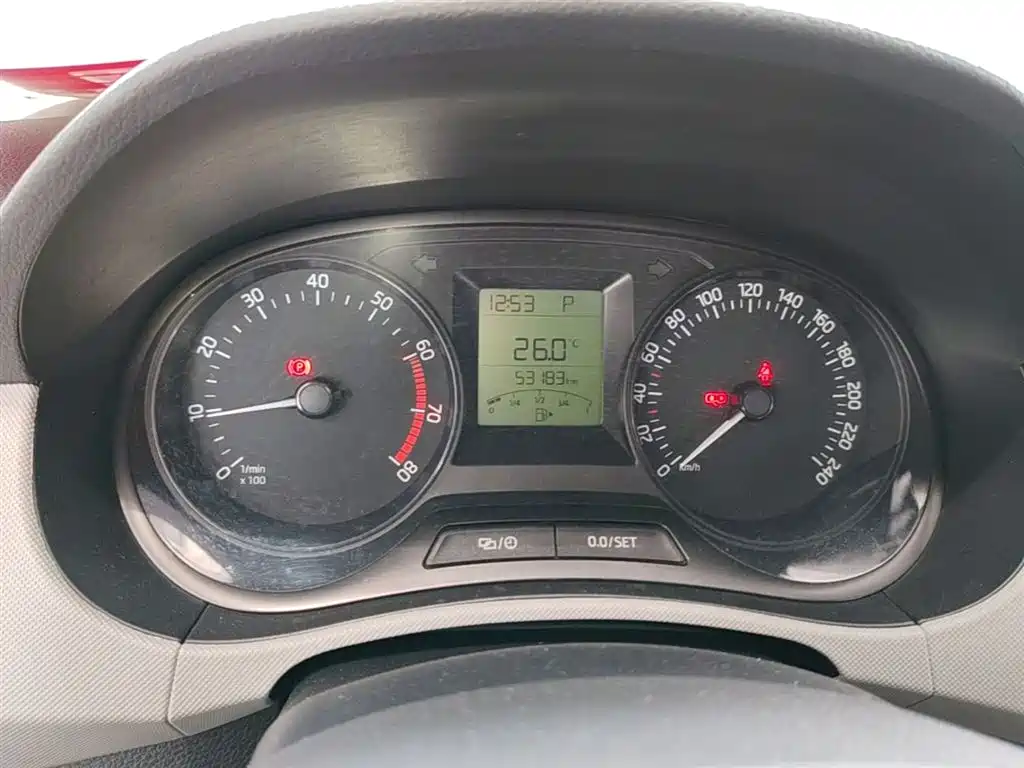 Škoda Fabia 2016 1.4L Automatic Car Enjoy Edition фото 12