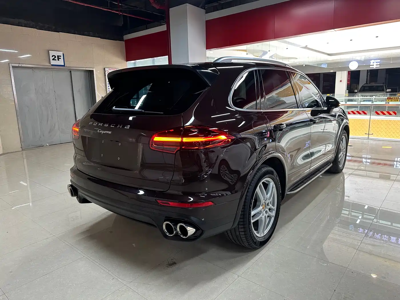 Porsche Cayenne 2016 Cayenne Platinum Edition 3.0T фото 4