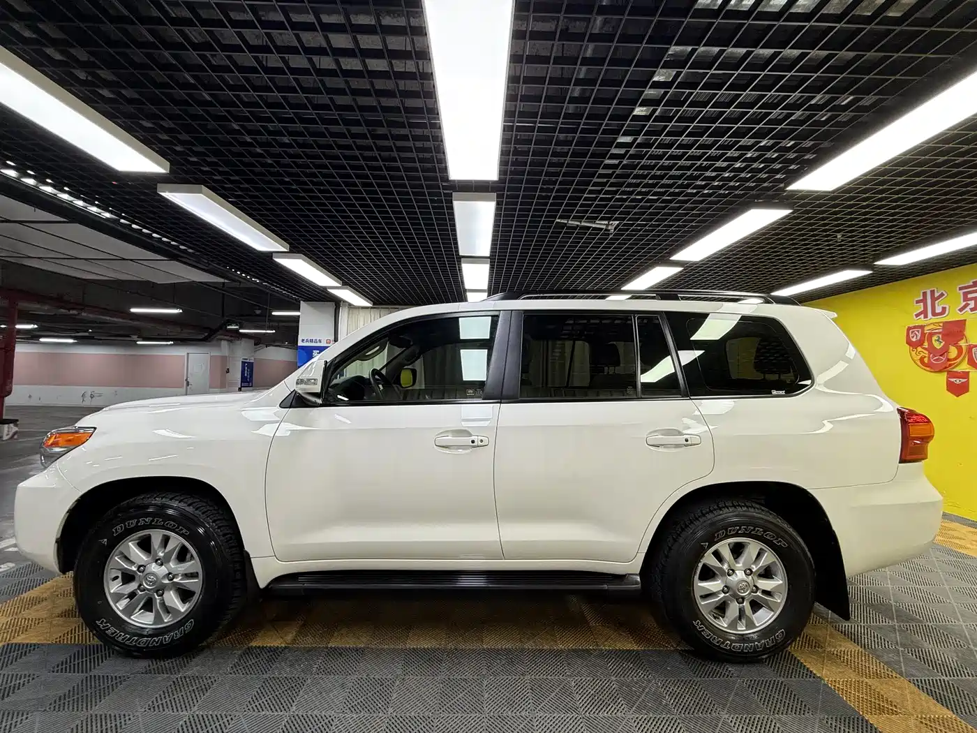 Toyota Land Cruiser 2012 4.0L Automatic VX фото 6