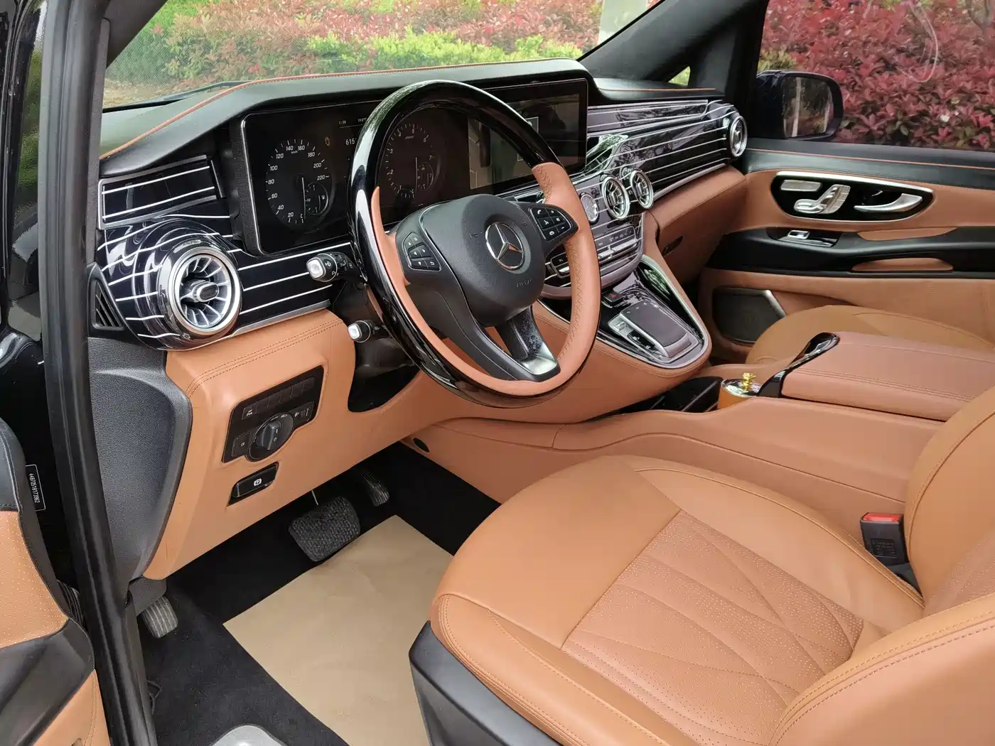 Mercedes-Benz Vito 2021 2.0T Business Edition 7-seater фото 5