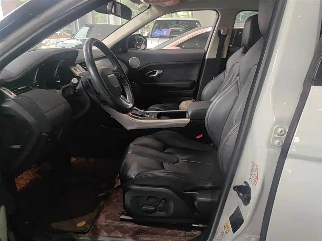 Land Rover Range Rover Evoque 2015 2.0T 5-Door Intelligent Edition фото 15