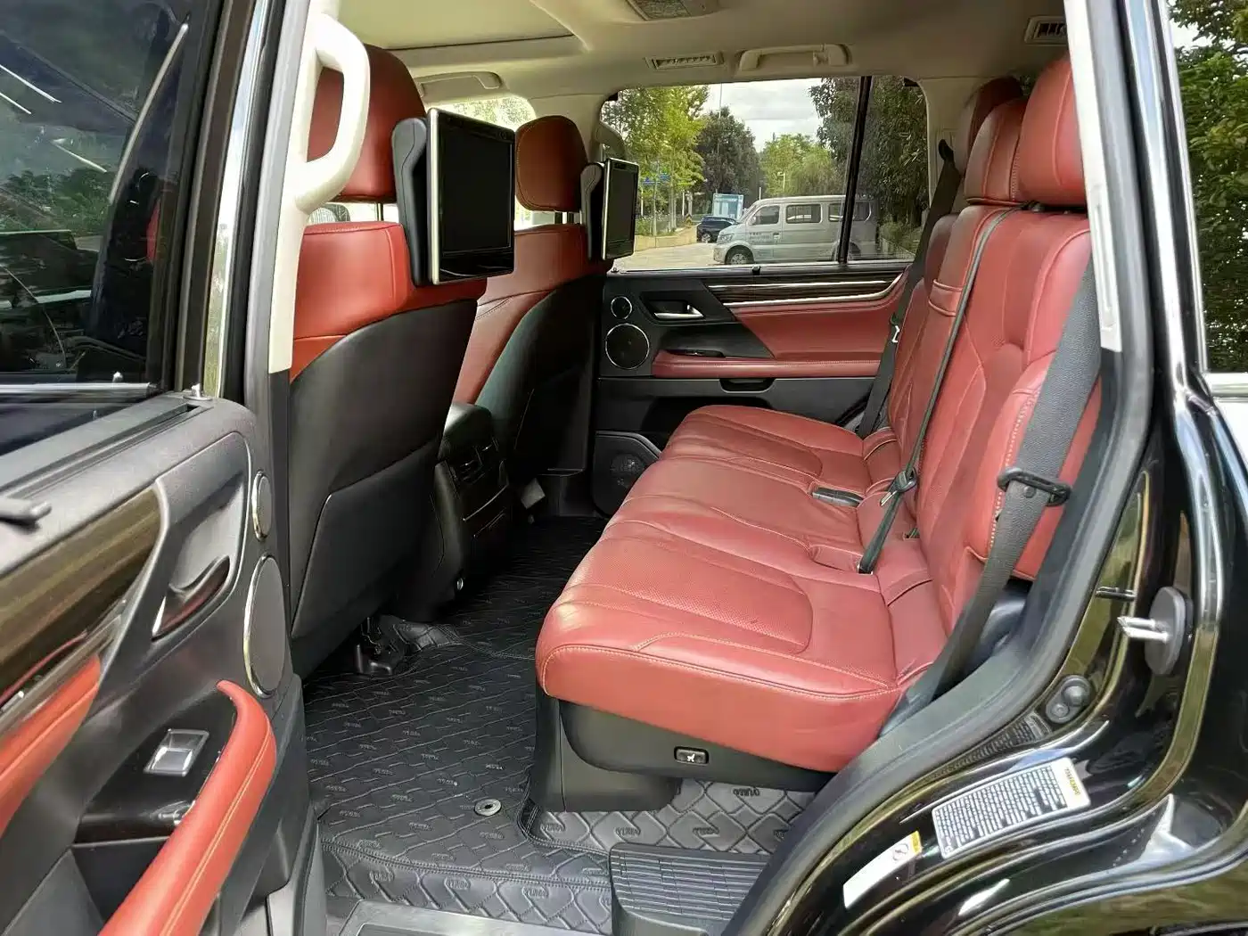 Lexus LX 2016 570 Dynamic Luxury Edition фото 7
