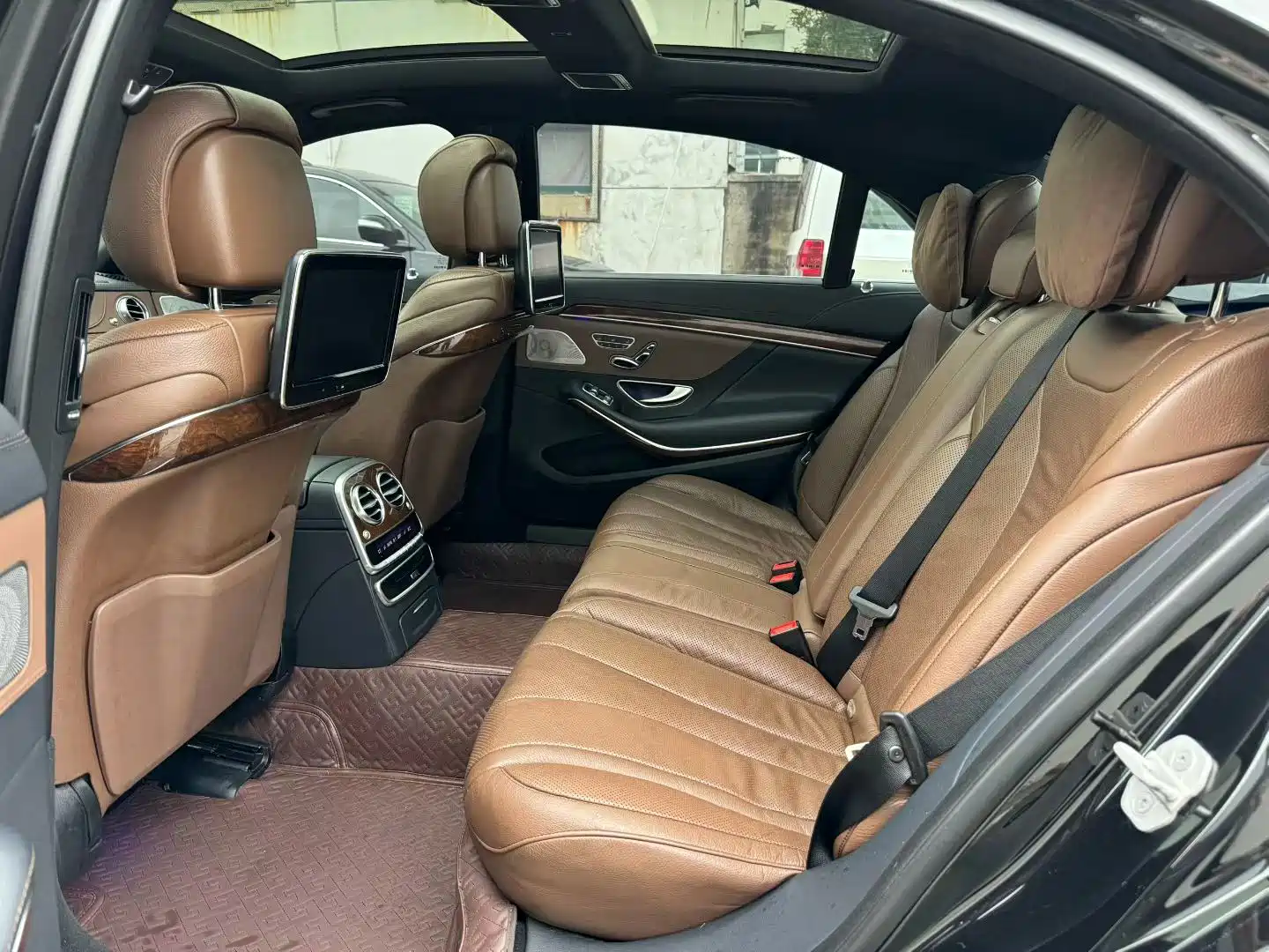 Photo 4 - Mercedes-Benz S-Class