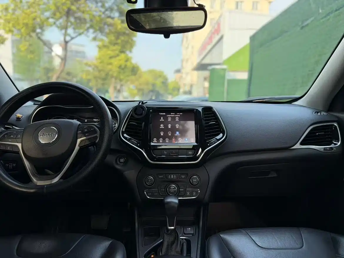 Jeep Cherokee 2019 2019 2.0T 2WD Smart Edition China V
