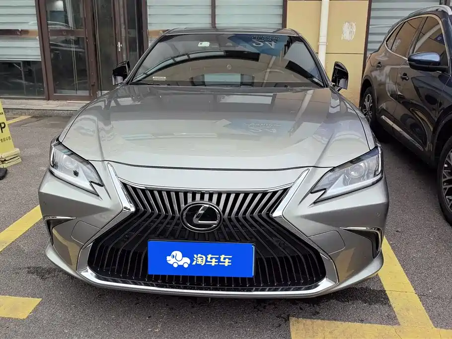 Lexus ES 2020 200 Excellence фото 2