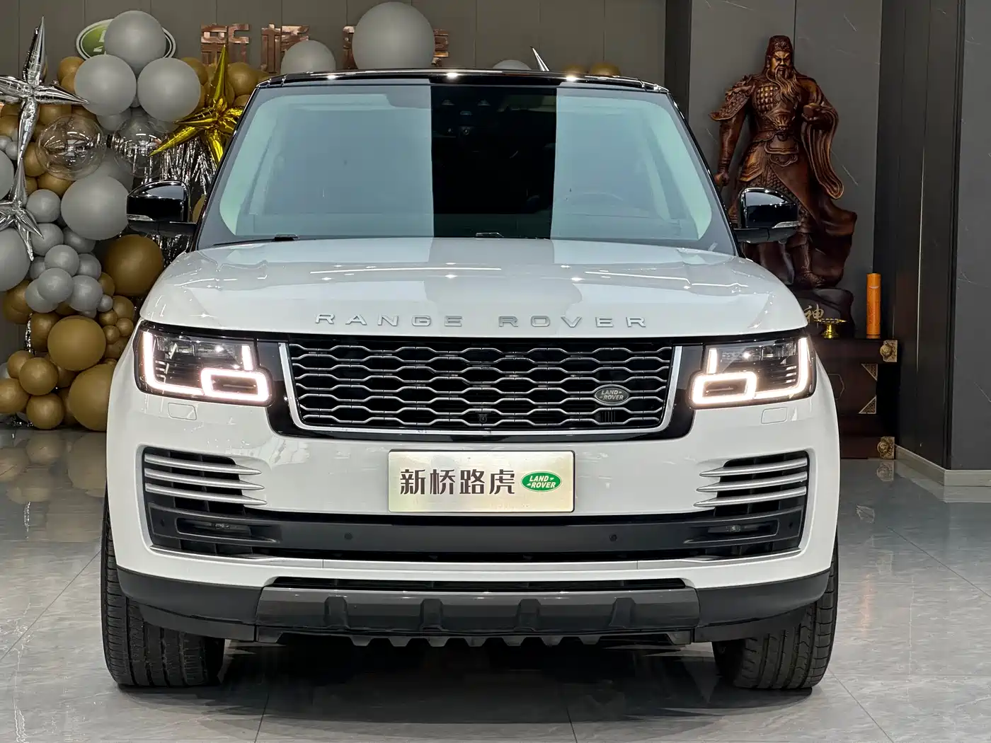 Land Rover Range Rover 2018 3.0 SC V6 Vogue Heritage Extended Edition фото 2