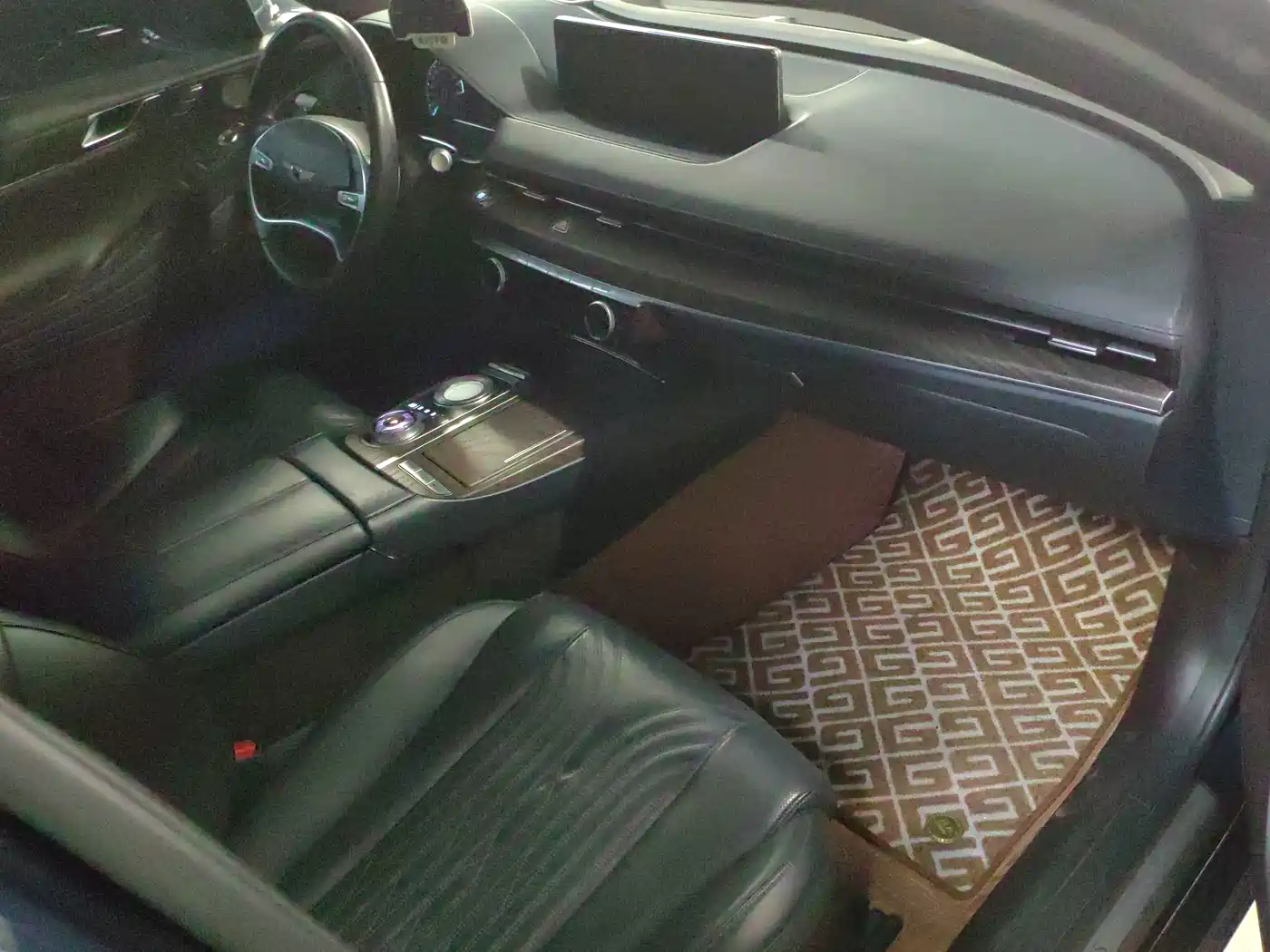 Фото 6 - Genesis G80
