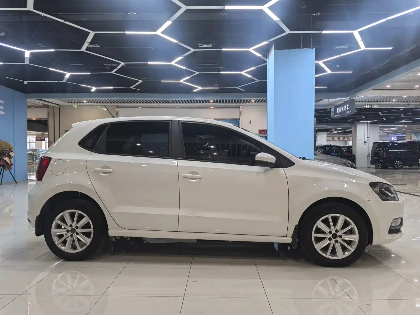 Volkswagen Polo 2014 1.4L Automatic Comfort Edition фото 3