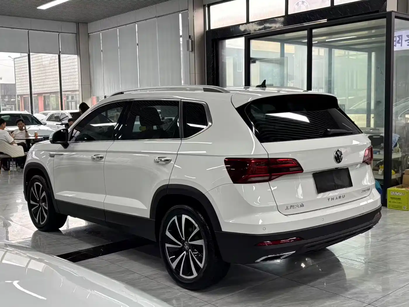 Volkswagen Tharu 2022 280TSI FWD Luxury Edition фото 12