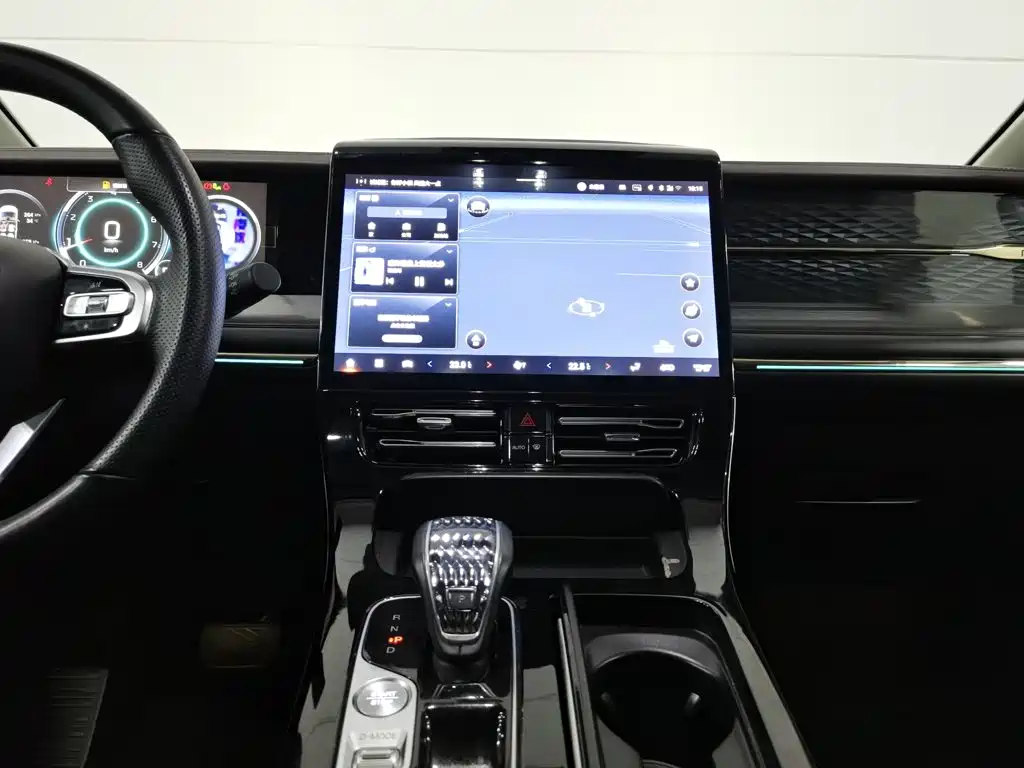 Photo 12 - GAC Trumpchi M8