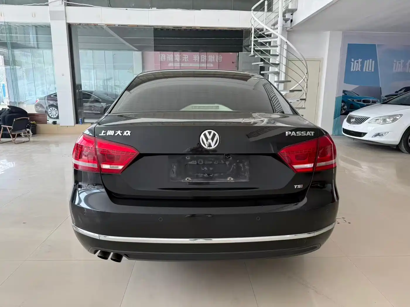 Volkswagen Passat 2014 1.8TSI Automatic Honor Edition фото 4