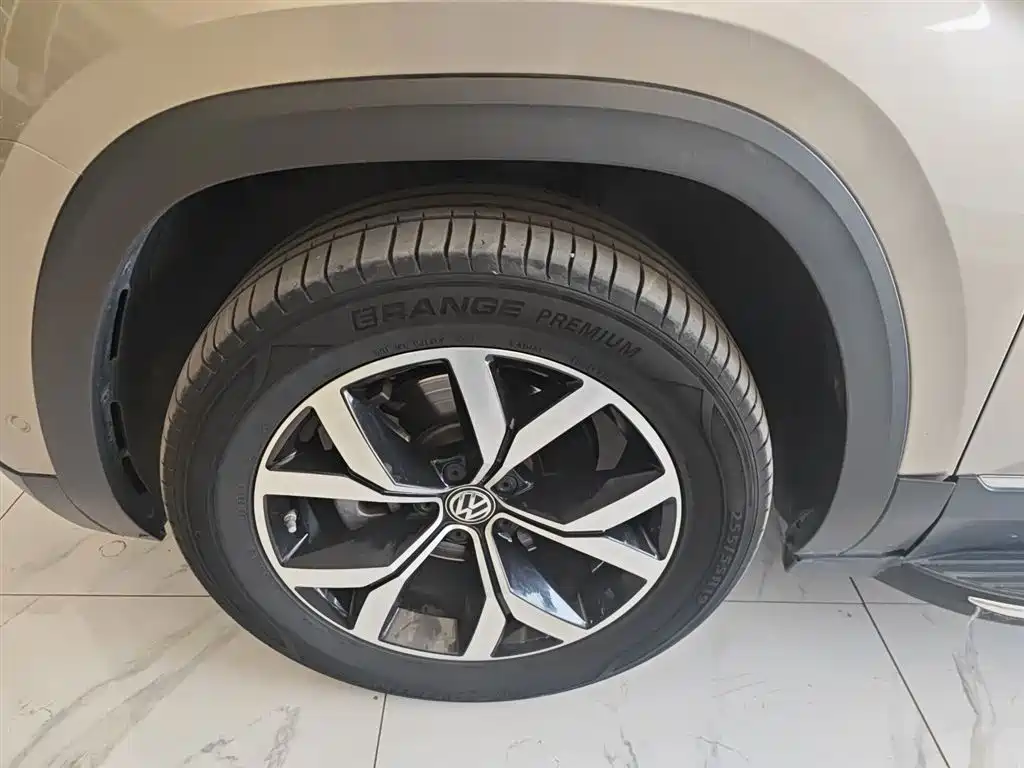 Volkswagen Teramont 2020 380TSI 4WD Luxury Edition China VI фото 9