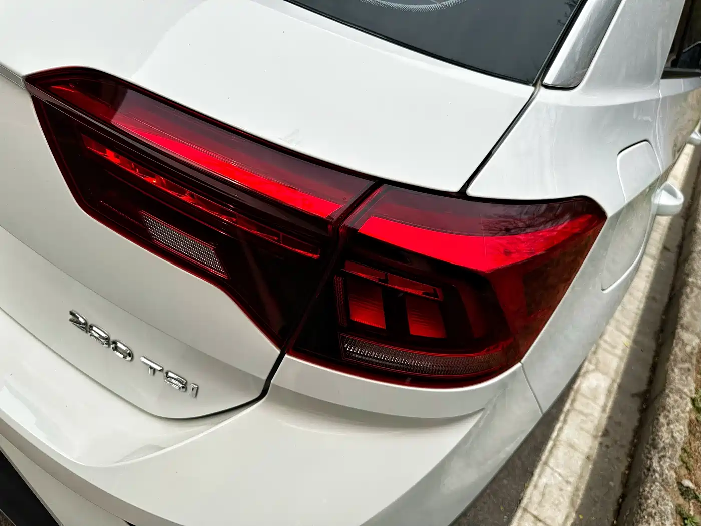 Volkswagen T-ROC 2020 280TSI DSG 2WD Luxury фото 11