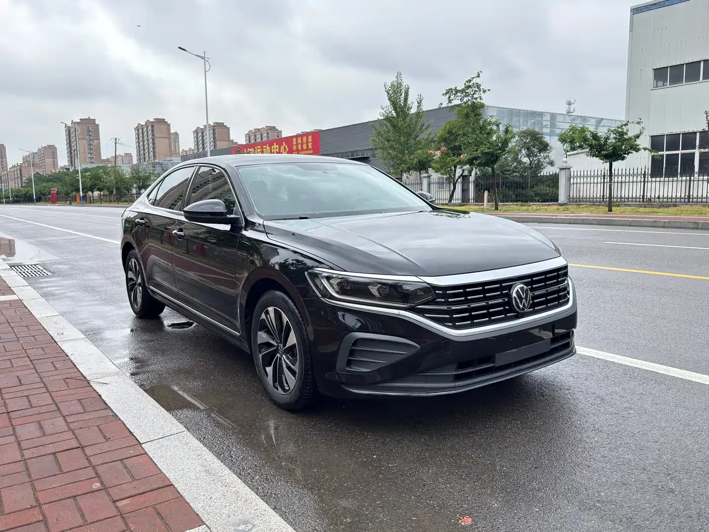 Volkswagen Passat 2025 Outstanding 280TSI Business Edition фото 6