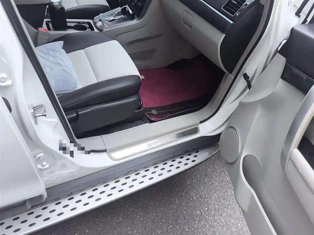 Chevrolet Captiva 2015 2.4L 2WD Urban Edition 5-seater фото 22