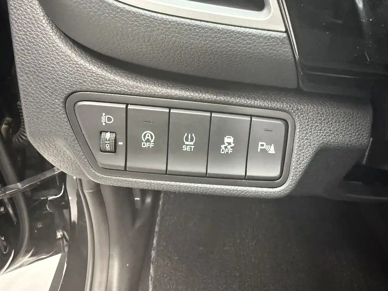 Kia Seltos 2023 1.5L CVT Luxury Edition фото 10