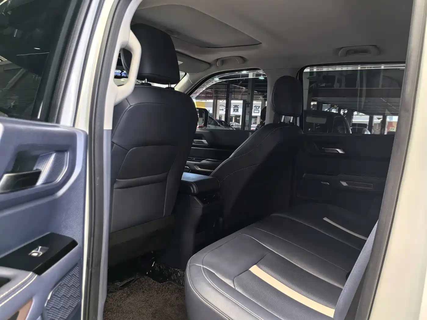 Jiangling Dadao 2023 2023 Light Chaser 2.3T Diesel Auto 4WD Standard Wheelbase Luxury Edition