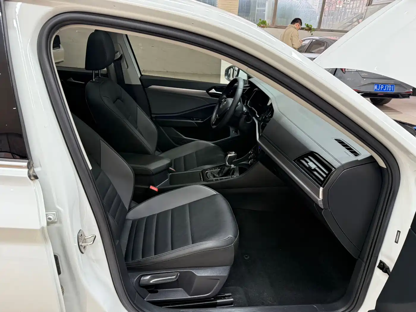 Volkswagen Sagitar 2022 280TSI DSG Surpassing Edition фото 21