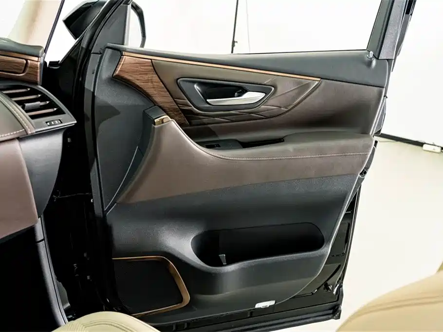 Toyota Alphard 2024 Hybrid 2.5L Ultimate Enjoyment Edition фото 16