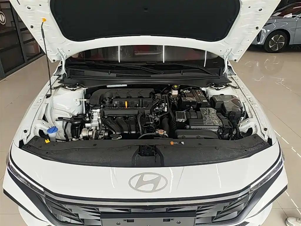 Hyundai Elantra 2023 1.5L CVT GLX Elite Edition фото 20