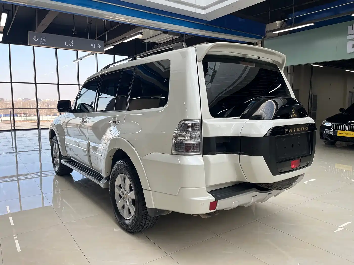 Mitsubishi Pajero (Import) 2019 3.0L Auto Standard Version фото 6