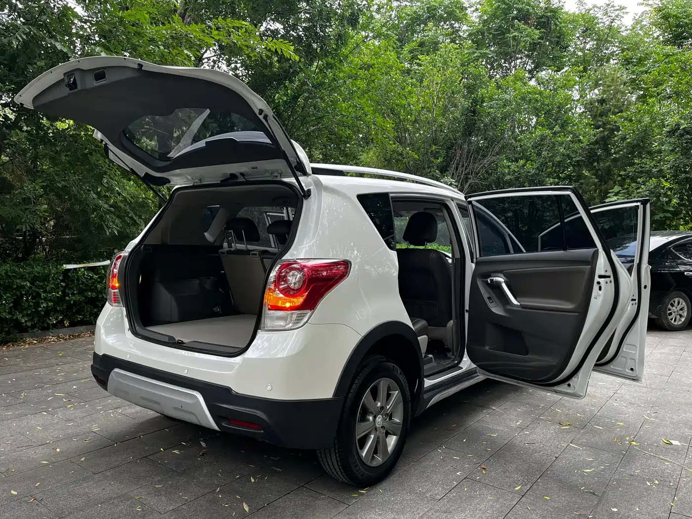 Toyota E'Z 2015 180E CVT Crossover Edition фото 18