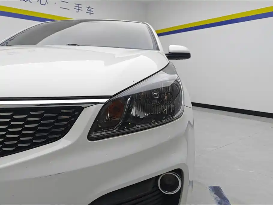Photo 5 - Kia K2