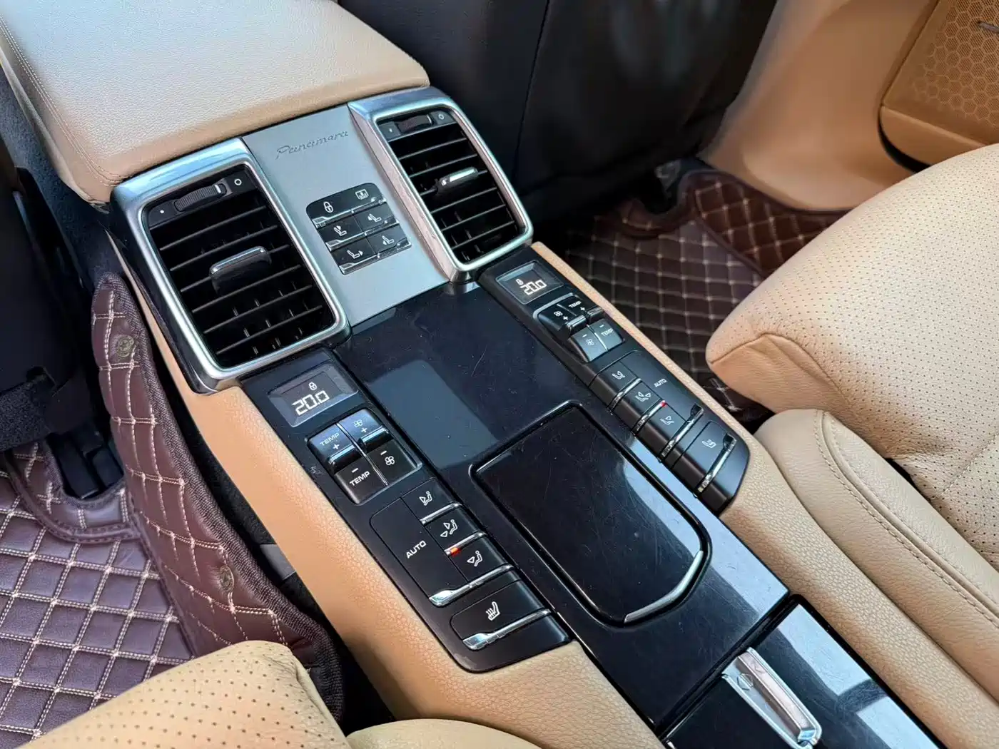 Porsche Panamera 2013 Panamera 4 Platinum Edition 3.6L фото 10