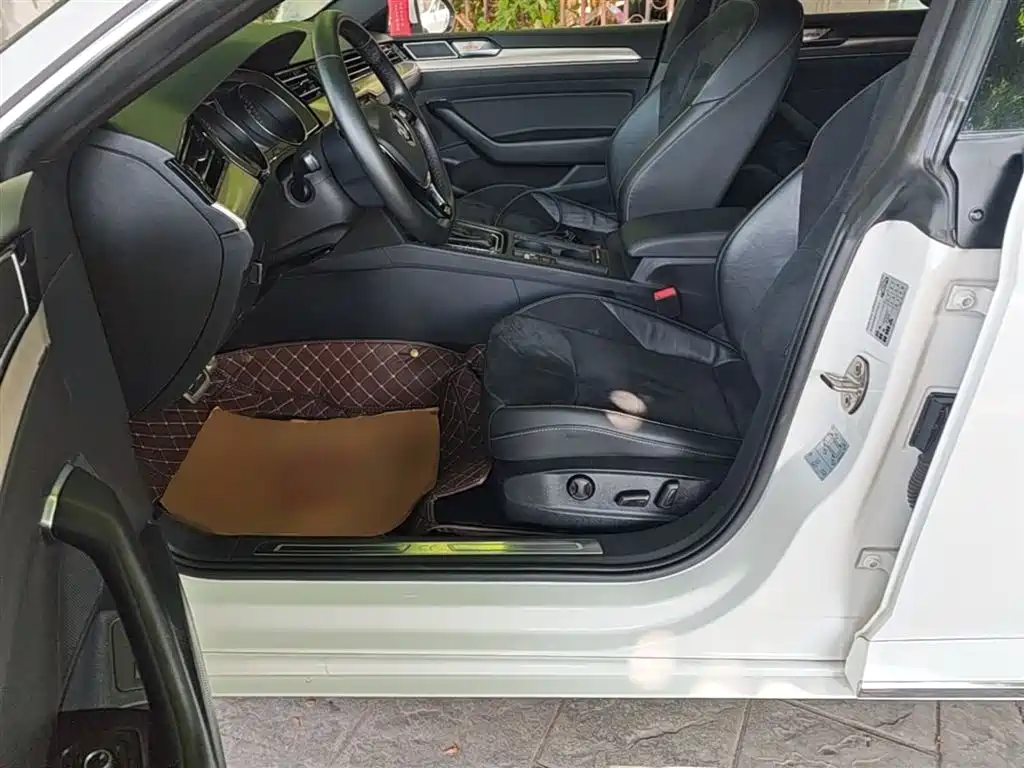 Volkswagen FAW-Volkswagen CC 2019 330TSI Elegance Edition China VI фото 15